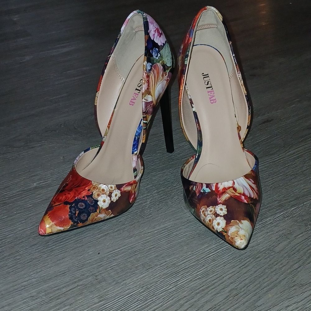 JustFab Tilla  Multicolor Floral 5" Stiletto Heels Sz  8.5  NWOT